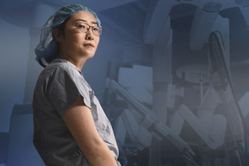 Photo of a surgeon involved in the lung cancer removal procedures